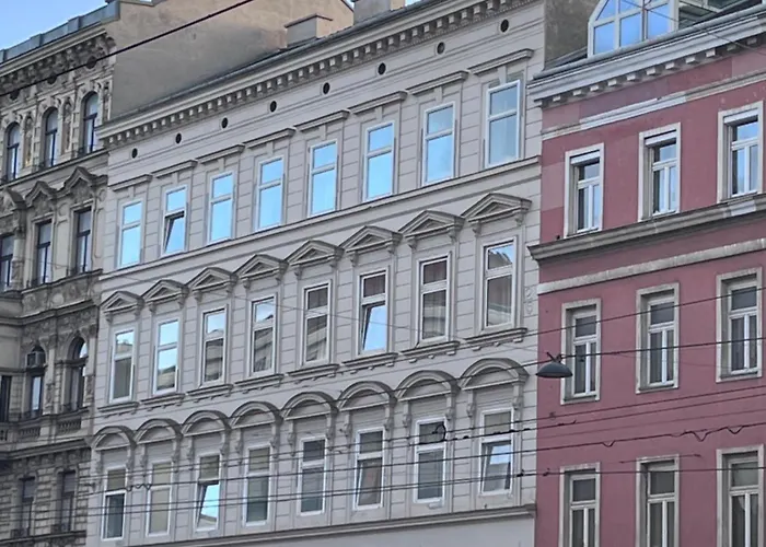 Bibi Family Apartment, Hauptbahnhof, Centre, Ac, Parking Apartment *
